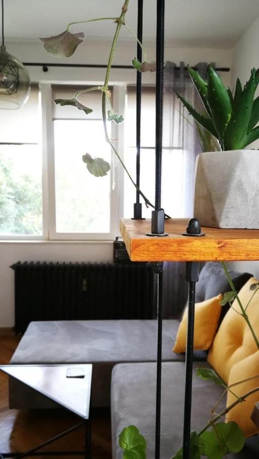 Sunny Downtown Apartment For 4 Sofia Esterno foto